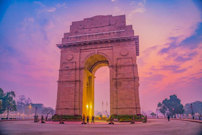 India Gate & Historic Mughal Monuments